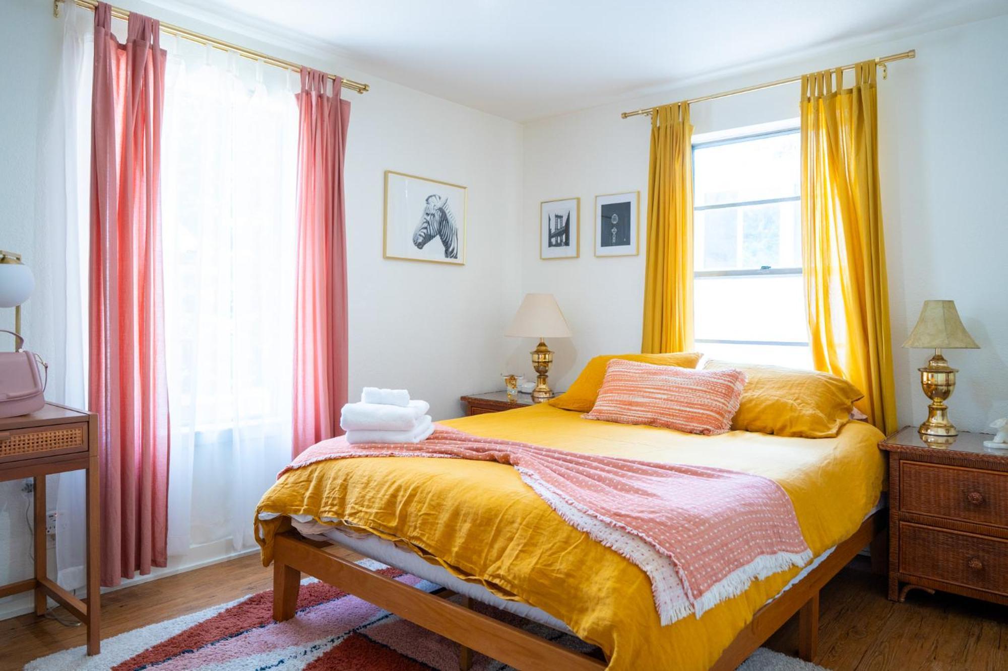 Stylish, Artsy Bungalow Central Eastside Остин Экстерьер фото