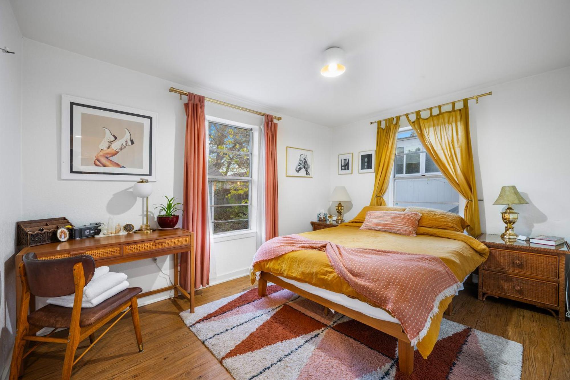 Stylish, Artsy Bungalow Central Eastside Остин Экстерьер фото