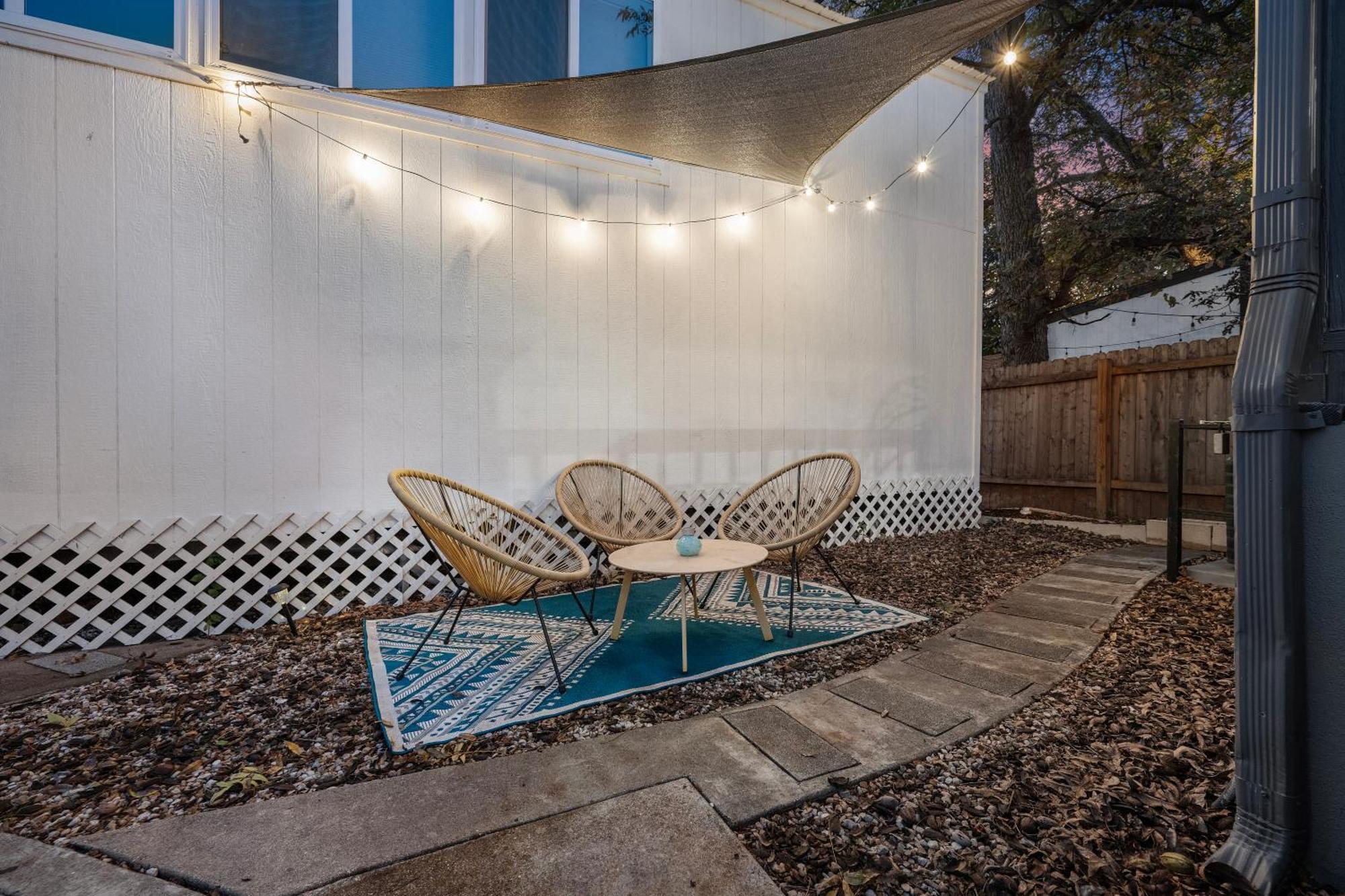 Stylish, Artsy Bungalow Central Eastside Остин Экстерьер фото